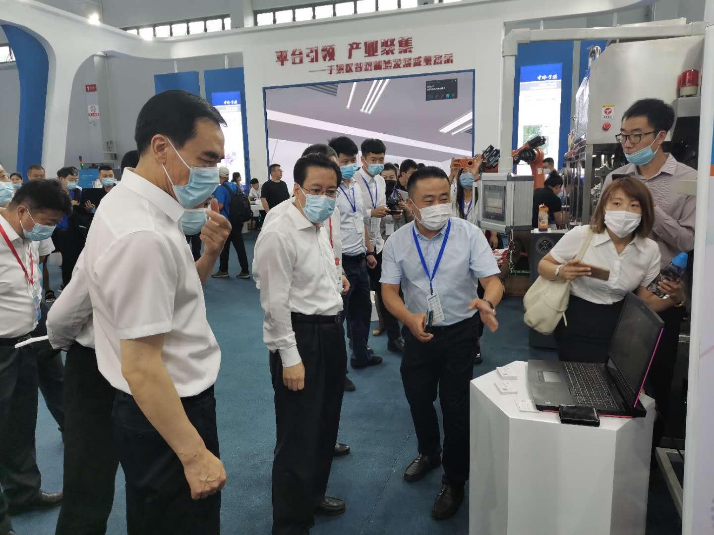 制博会即将落幕，星空(体育中国)官方网站精彩继续(图2)
