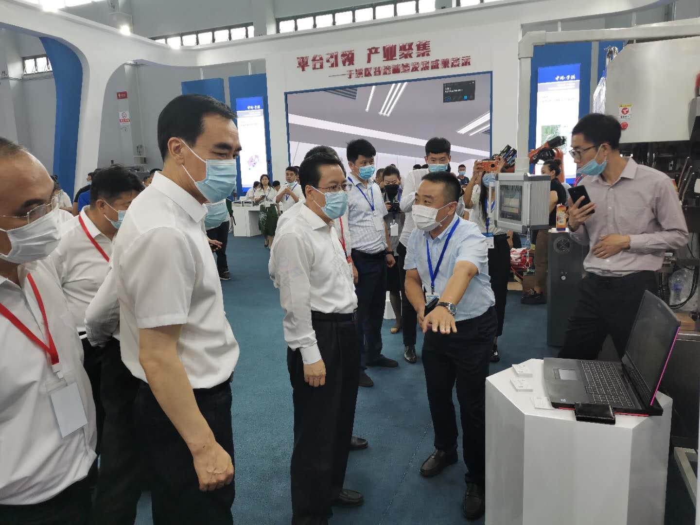 制博会即将落幕，星空(体育中国)官方网站精彩继续(图3)